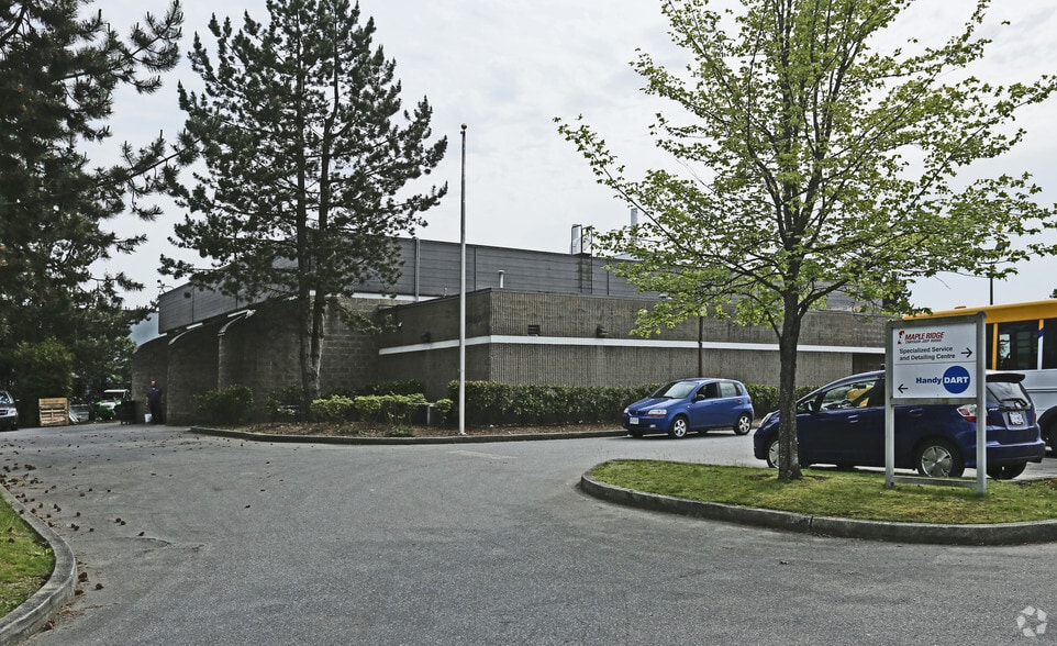 Primary Photo Of 11469 Kingston St, Maple Ridge Service For Lease