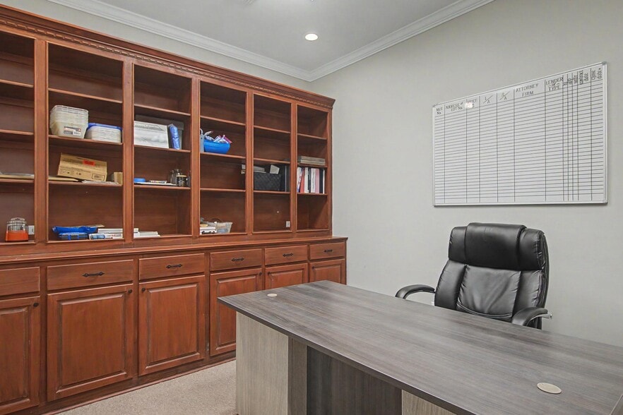 More Photos Of 3506 Washington Ave, Gulfport Office For Lease