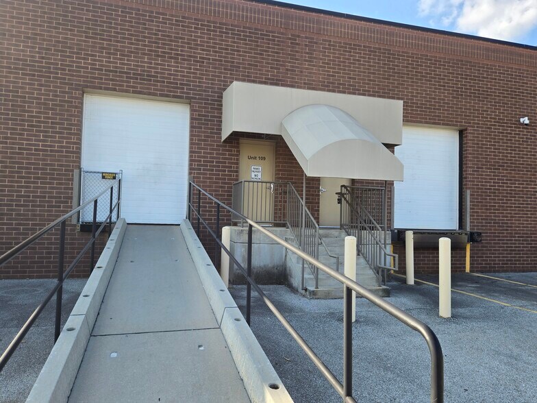 More Photos Of 2960 Technology Pl, Waldorf Research And Development For Lease