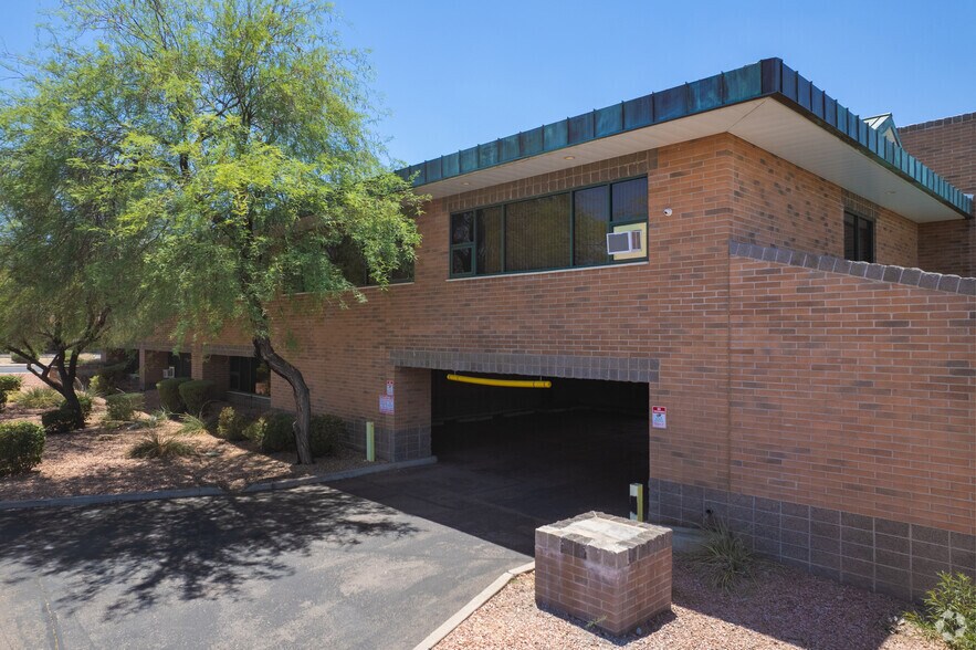 More Photos Of 14804 N Cave Creek Rd, Phoenix Office For Sale