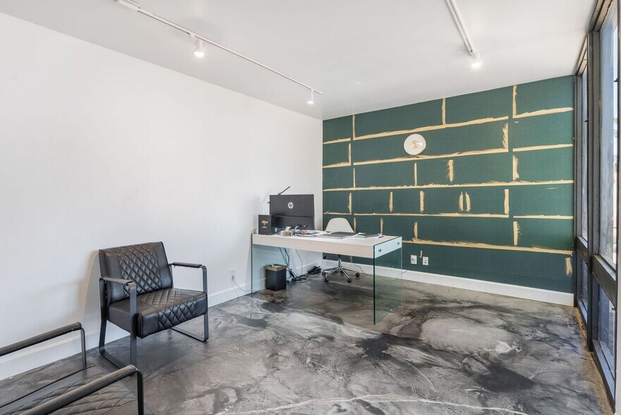 More Photos Of 4331 N 12th St, Phoenix Office Residential For Lease