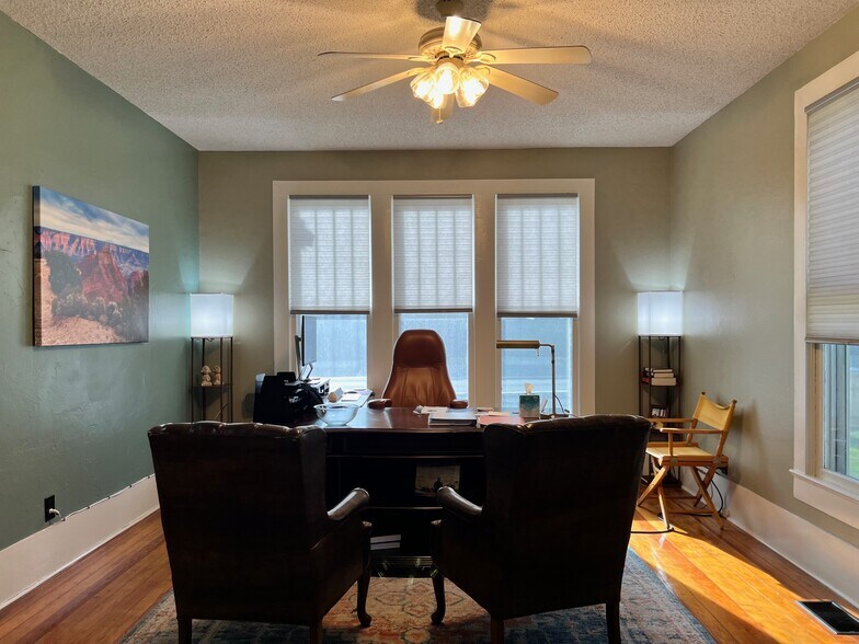 More Photos Of 306 N Austin St, Comanche Office For Sale