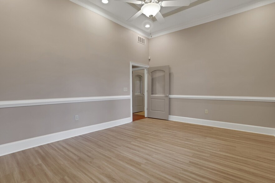 More Photos Of 4720 Peachtree Industrial Blvd, Berkeley Lake Office For Lease