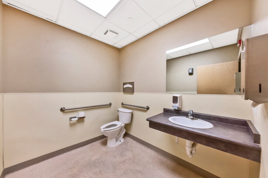 More Photos Of 7478 S Campus View Dr, West Jordan Medical For Lease