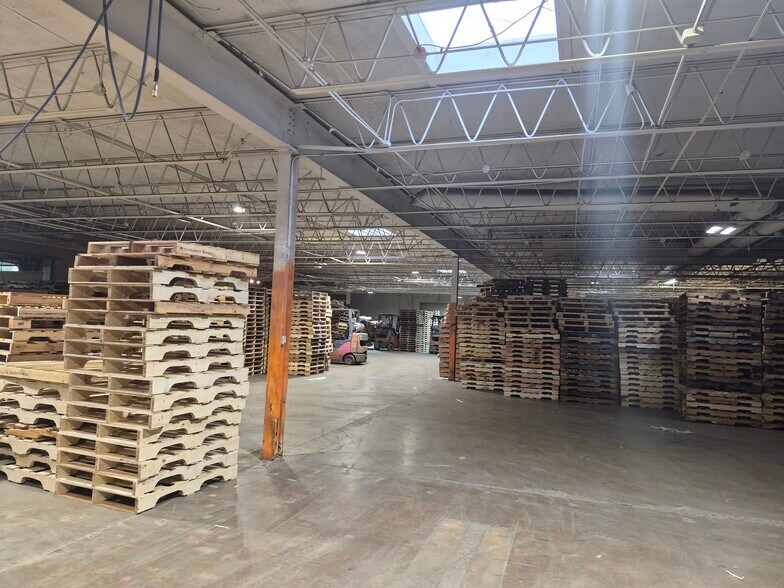 More Photos Of 720 New Haven Ave, Aurora Manufacturing For Lease