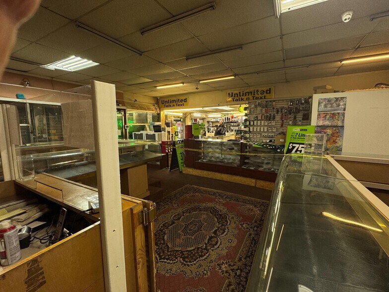 More Photos Of 3100 Kensington Ave, Philadelphia Storefront For Lease