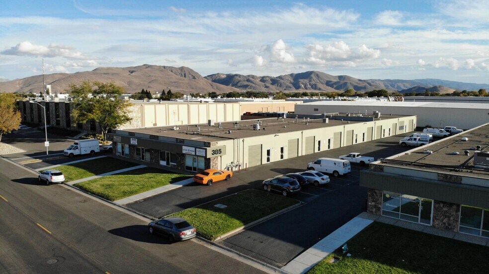 More Photos Of 385 Freeport Blvd, Sparks Light Distribution For Lease