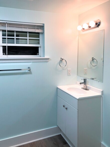 More Photos Of 55 Main St, Garden City Office Residential For Sale