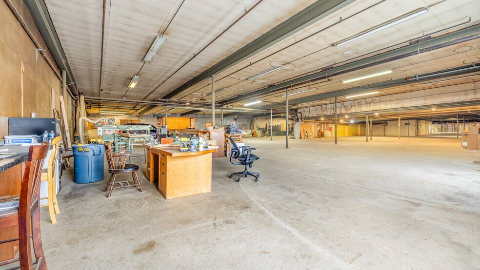 More Photos Of 106 E Smith St, Iron Mountain Distribution For Sale