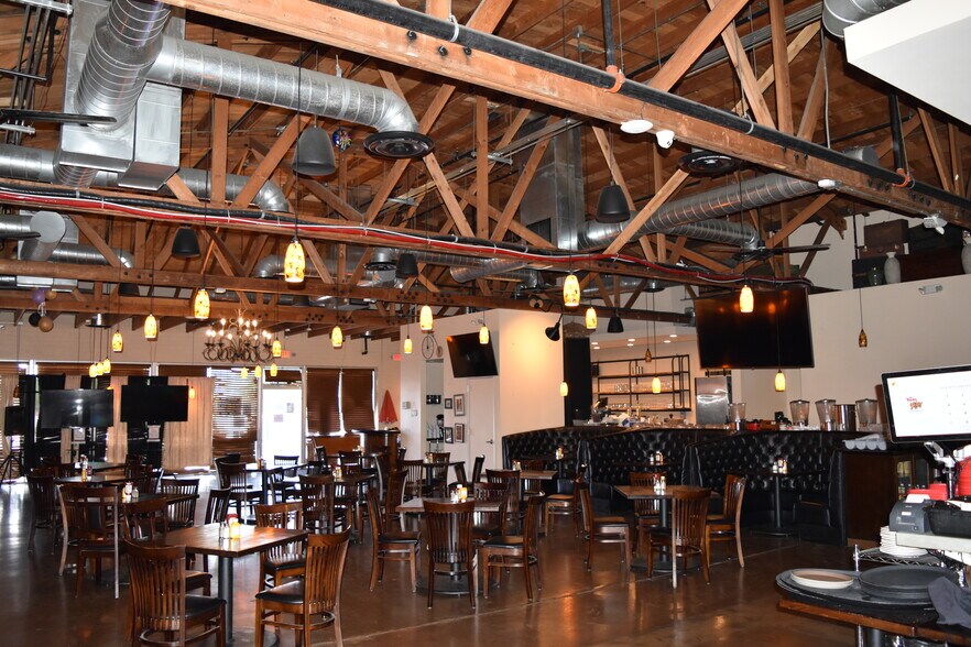 More Photos Of 6729 N 57th Dr, Glendale Restaurant For Sale