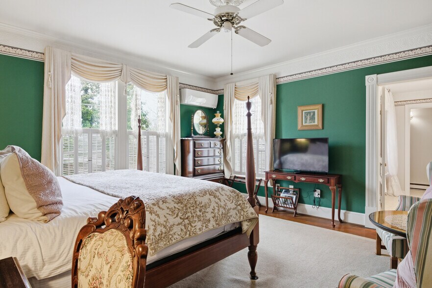 More Photos Of 311 E Main St, Christiansburg Hospitality For Sale