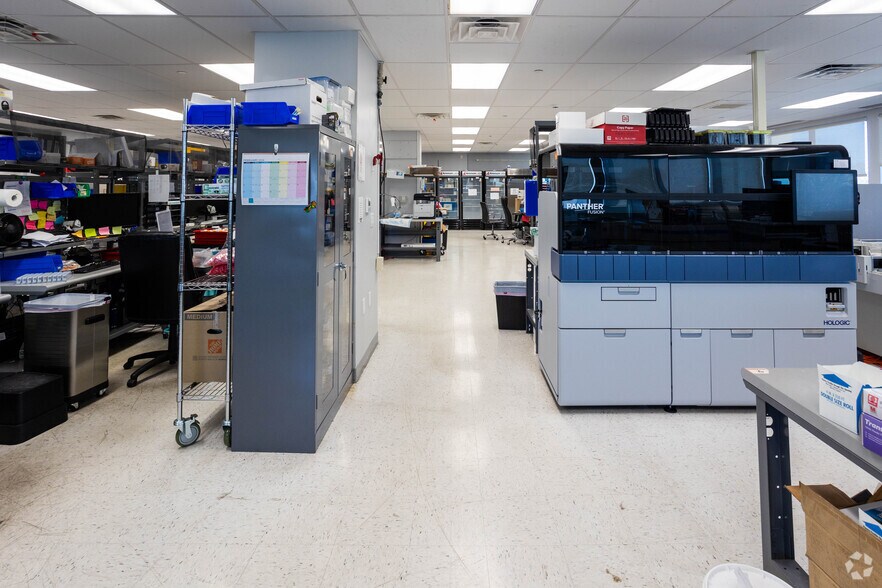 More Photos Of 35 E Blancke St, Linden Medical For Lease