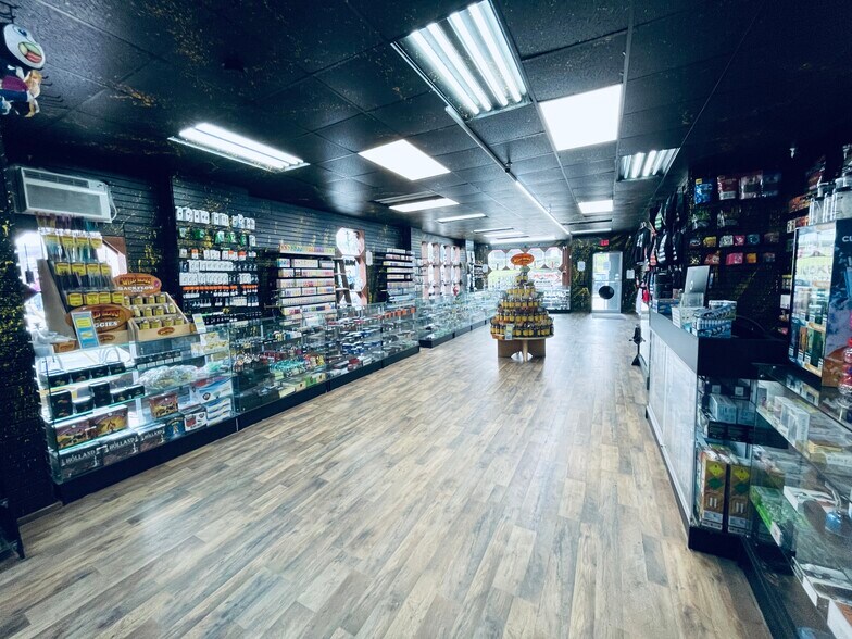 More Photos Of 471 Lincoln Ave, Bellevue Storefront Retail Residential For Sale