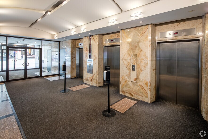 More Photos Of 121 Richmond St W, Toronto Office For Lease