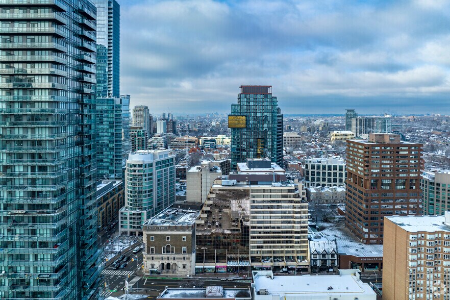 More Photos Of 890 Yonge St, Toronto Office For Lease