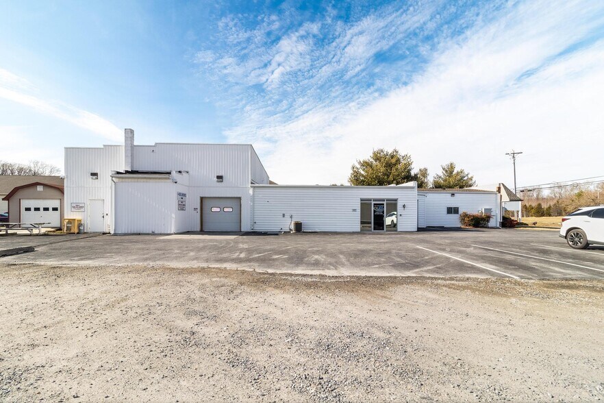 More Photos Of 28275 Three Notch Rd, Mechanicsville Warehouse For Lease