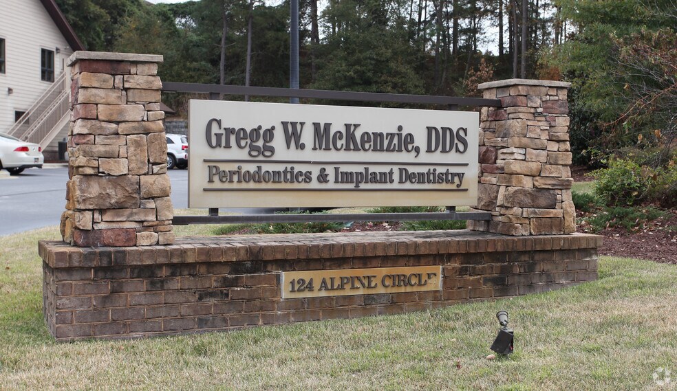 More Photos Of 124 Alpine Cir, Columbia Office For Sale