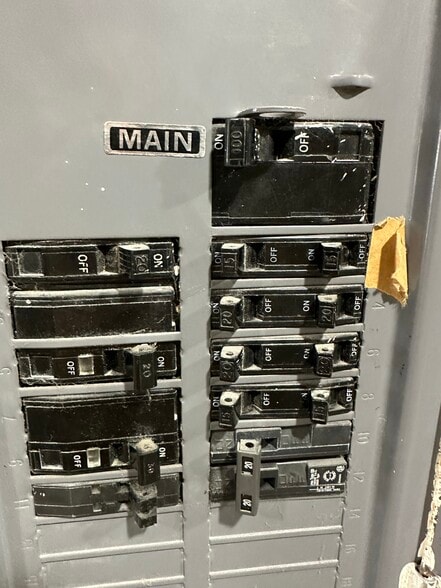 More Photos Of 1550 Dousman St, Green Bay Storefront Retail Office For Sale