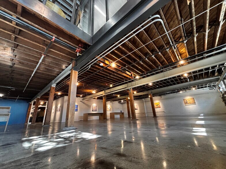 More Photos Of 319 SW 5th St, Des Moines Loft Creative Space For Lease
