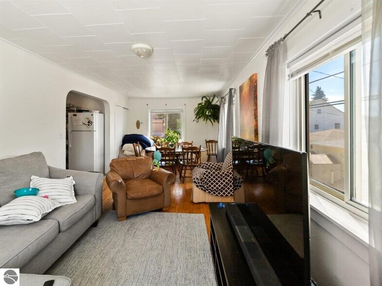 More Photos Of 180 S Benzie Blvd, Beulah Storefront Retail Office For Sale