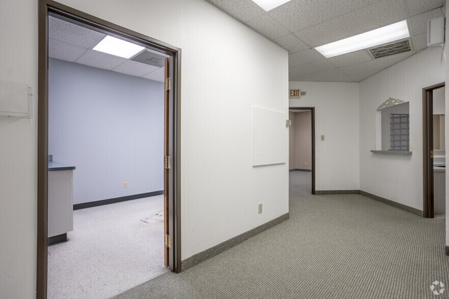 More Photos Of 6705 Heritage Pkwy, Rockwall Medical For Lease