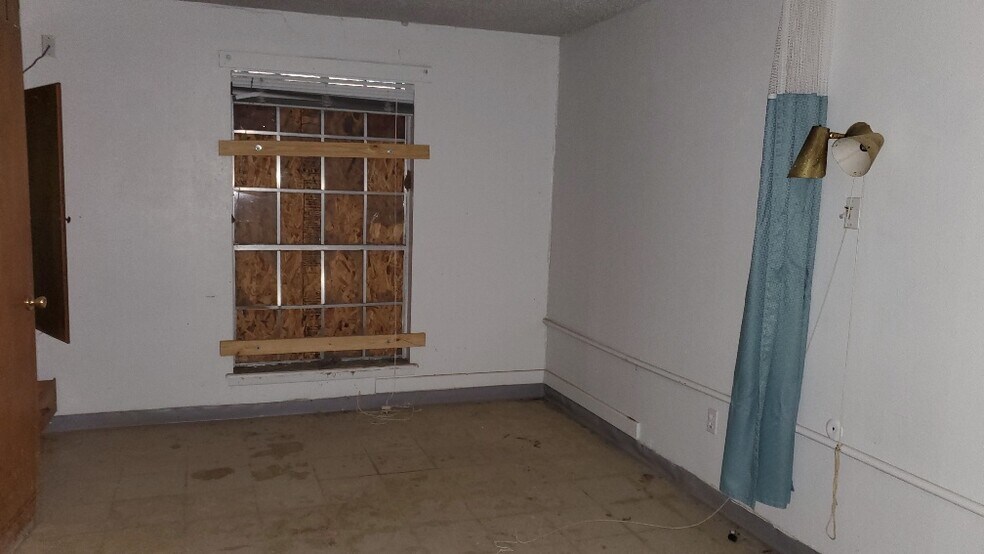 More Photos Of 600 E California Ave, Walters Congregate Senior Housing For Sale