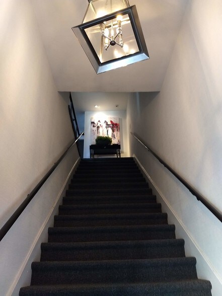 More Photos Of 17-19 Beechwood Rd, Summit General Retail For Sale