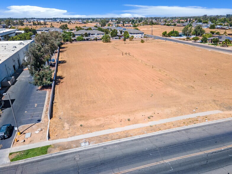 More Photos Of NEC Country Club Dr & Sherwood Ave, Madera Land For Sale
