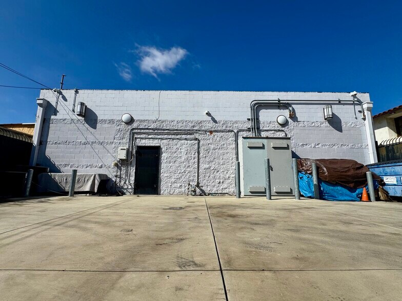 More Photos Of 5447 Satsuma St, North Hollywood Warehouse For Sale