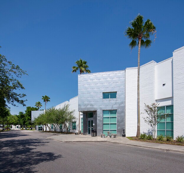 More Photos Of 5701 E Hillsborough Ave, Tampa Office For Lease