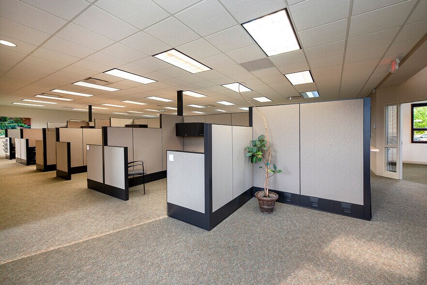 More Photos Of 22710 Fairview Center Dr, Fairview Park Medical For Lease