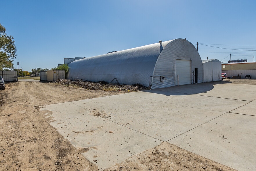 More Photos Of 6636 Canyon Dr, Amarillo Warehouse For Sale