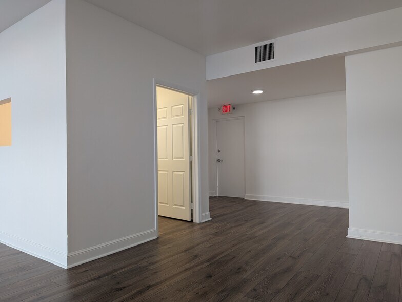 More Photos Of 3038 N Federal Hwy, Fort Lauderdale Unknown For Lease