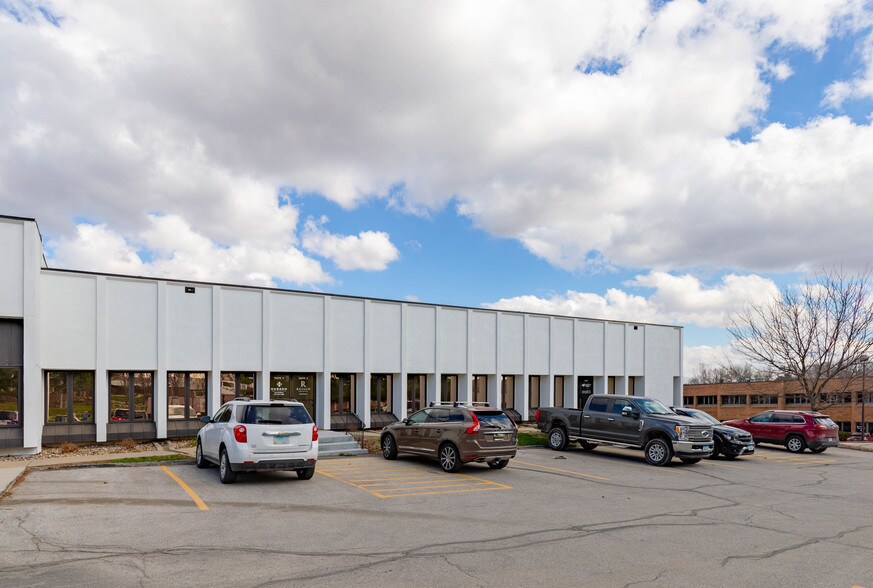 More Photos Of 1000 73rd St, West Des Moines Medical For Sale