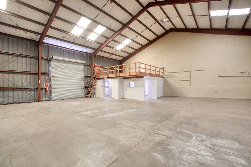 More Photos Of 504 S Western Ave, Santa Maria Warehouse For Sale