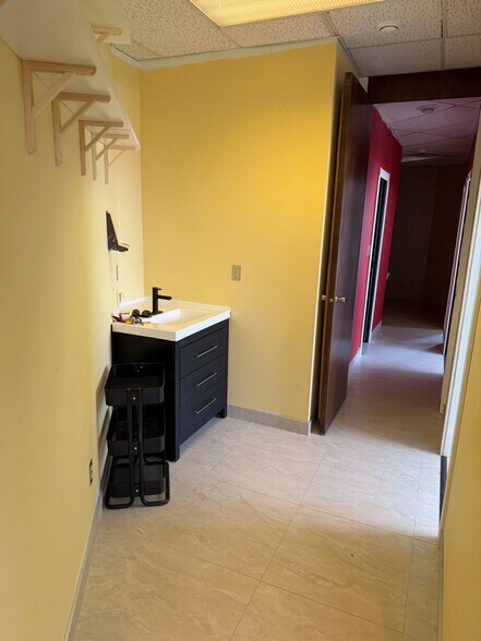 More Photos Of 9200 Mary St, Chilliwack Storefront Retail Office For Sale