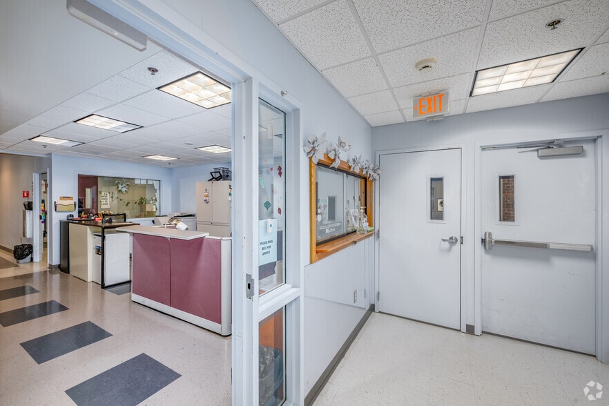 More Photos Of 1082 Davol St, Fall River Apartments For Lease