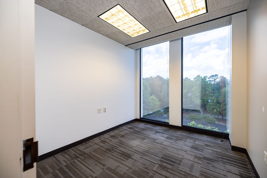 More Photos Of 56 Perimeter Ctr E, Atlanta Office For Lease