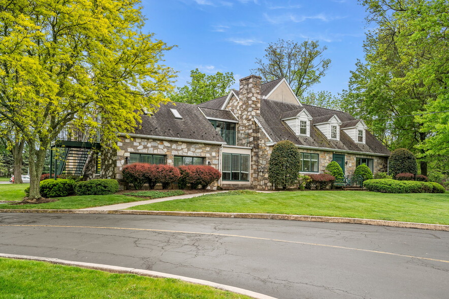 Primary Photo Of 1101 S Broad St, Lansdale Medical For Lease