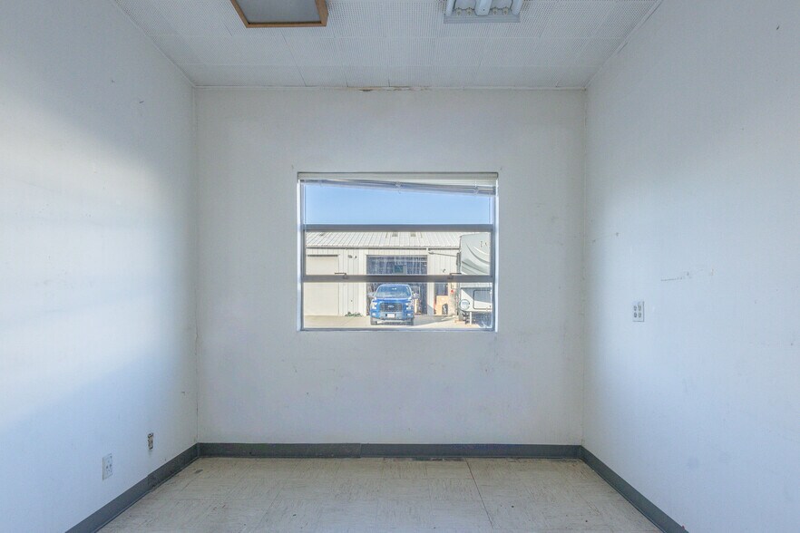 More Photos Of 320 Victory Ave, South San Francisco Warehouse For Lease