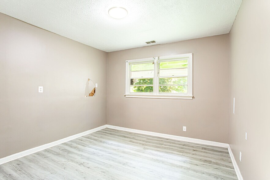 More Photos Of 2758 Five Forks Trickum Rd, Lawrenceville Office For Sale