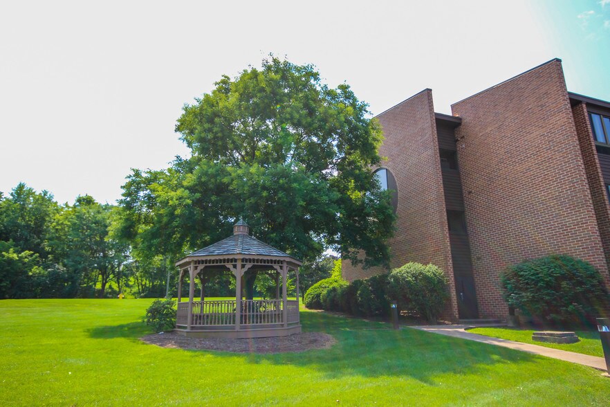 More Photos Of 270 Walker Dr, State College Loft Creative Space For Lease