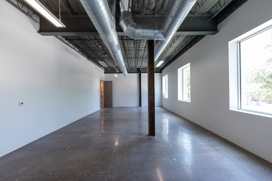 More Photos Of 3100 Fannin St, Houston Storefront Retail Office For Lease