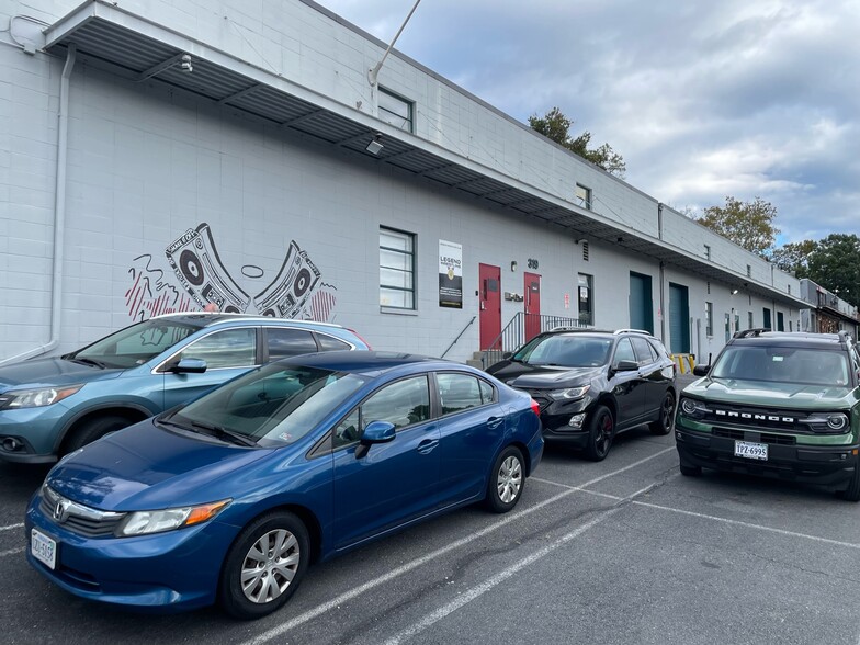 More Photos Of 319 Mill St NE, Vienna Warehouse For Sale