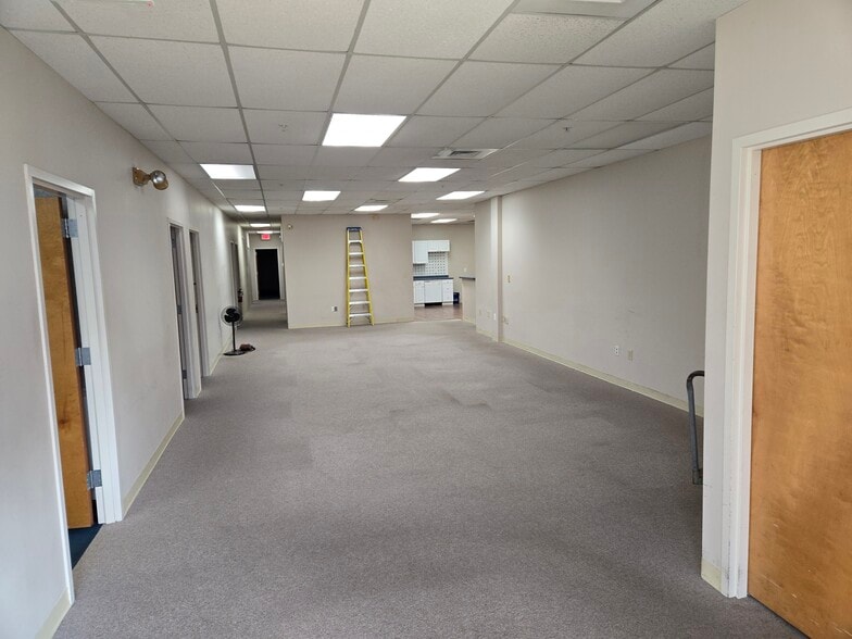 More Photos Of 8227 Cloverleaf Dr, Millersville Light Manufacturing For Sale