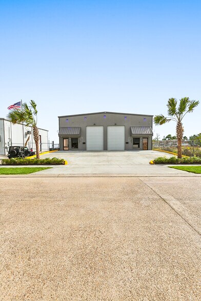 More Photos Of 2326 Helena St, Kenner Industrial For Sale