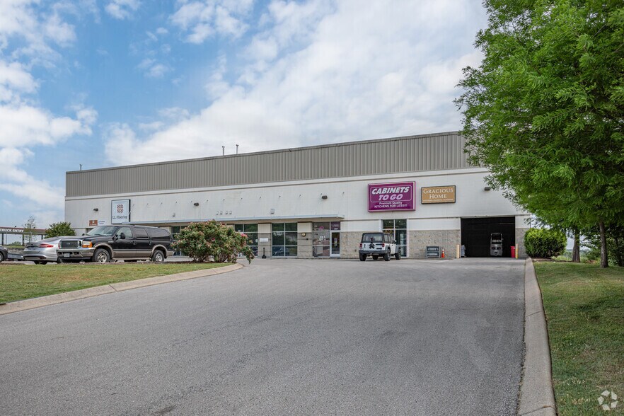 More Photos Of 131-133 Charter Pl, La Vergne Warehouse For Sale