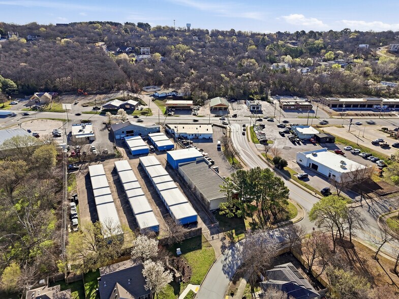 More Photos Of 380-392 E Sunbridge Dr, Fayetteville General Retail For Lease