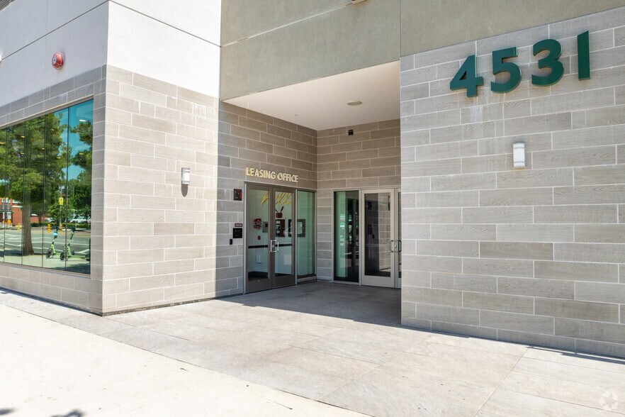 More Photos Of 4531 Hollywood Blvd, Los Angeles Apartments For Lease