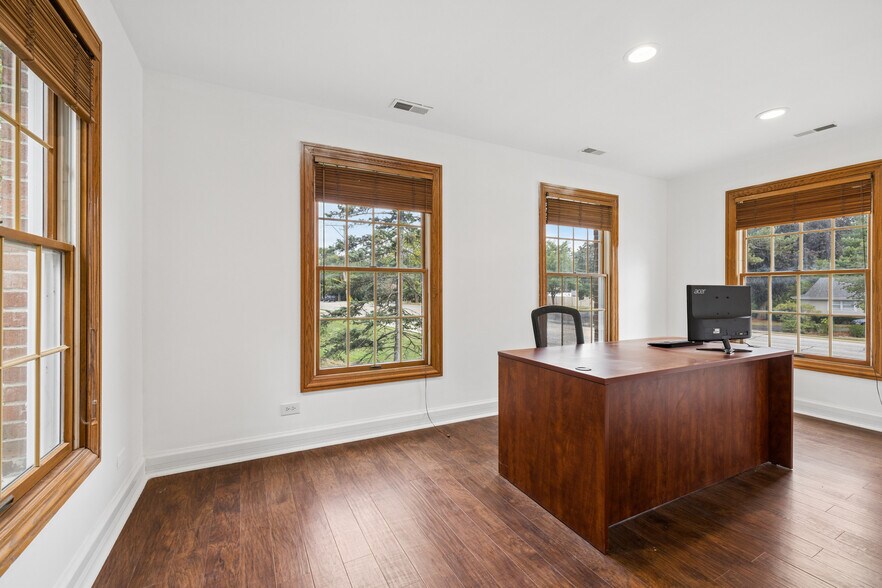 More Photos Of 4215 Kirchoff Rd, Rolling Meadows Office For Sale